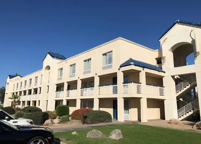 Hotel Revival