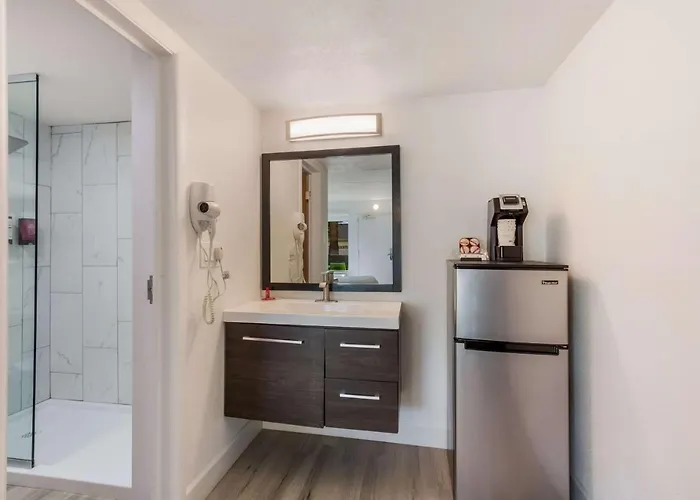 Revival Hotel 3*