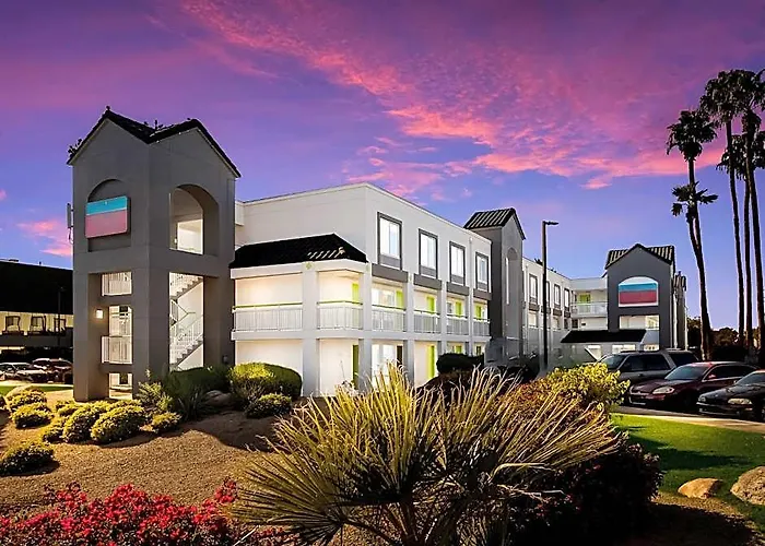 Revival 3* Scottsdale