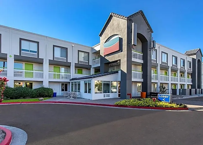 Revival Hotel