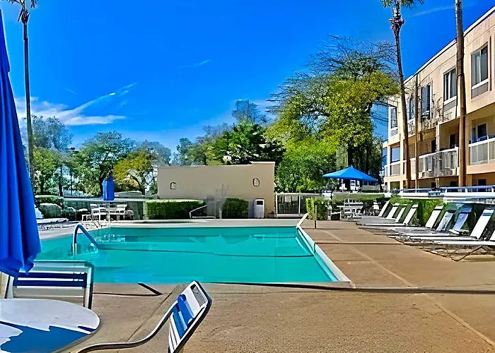 Revival Hotel 3*