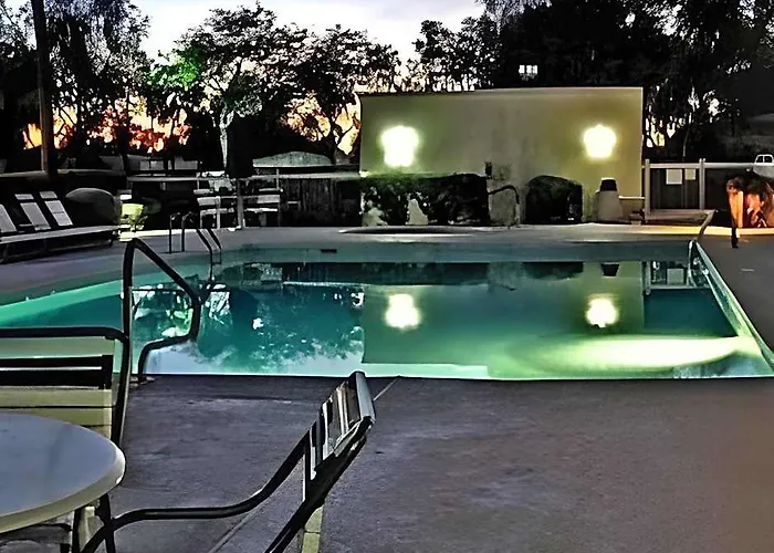 Revival Hotel