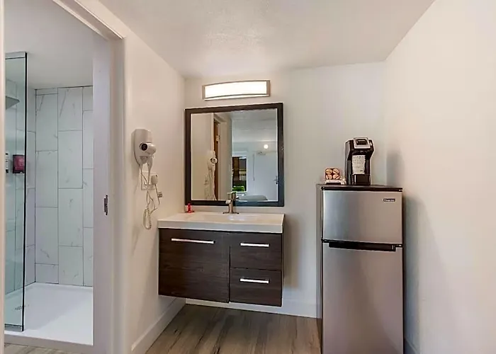 Hotel Revival