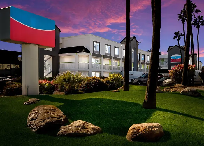 Revival 3* Scottsdale