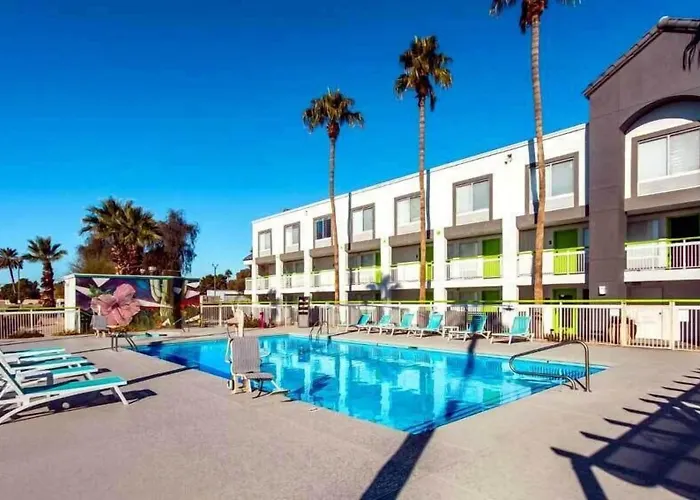 Revival Hotel Scottsdale